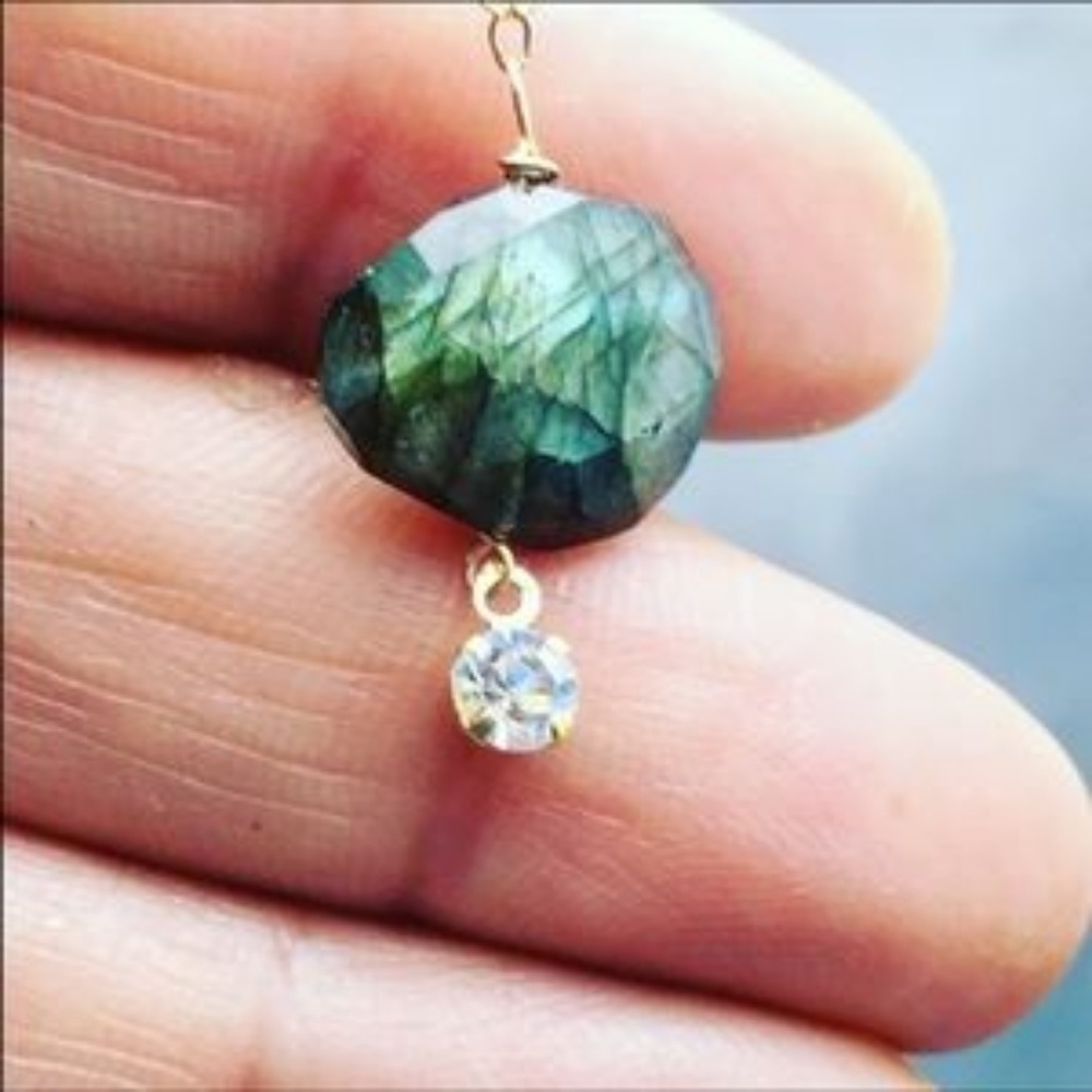 Labradorite necklace 14 karat gold fill chain - Picture 4 of 4